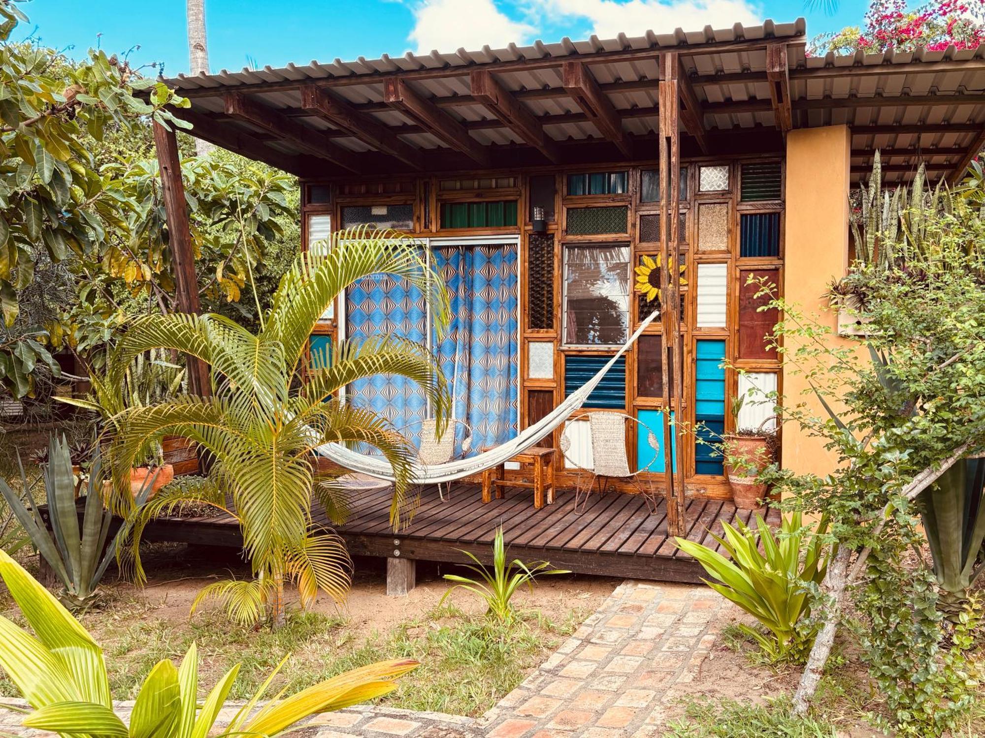 Mozambeat Motel Tofo Экстерьер фото