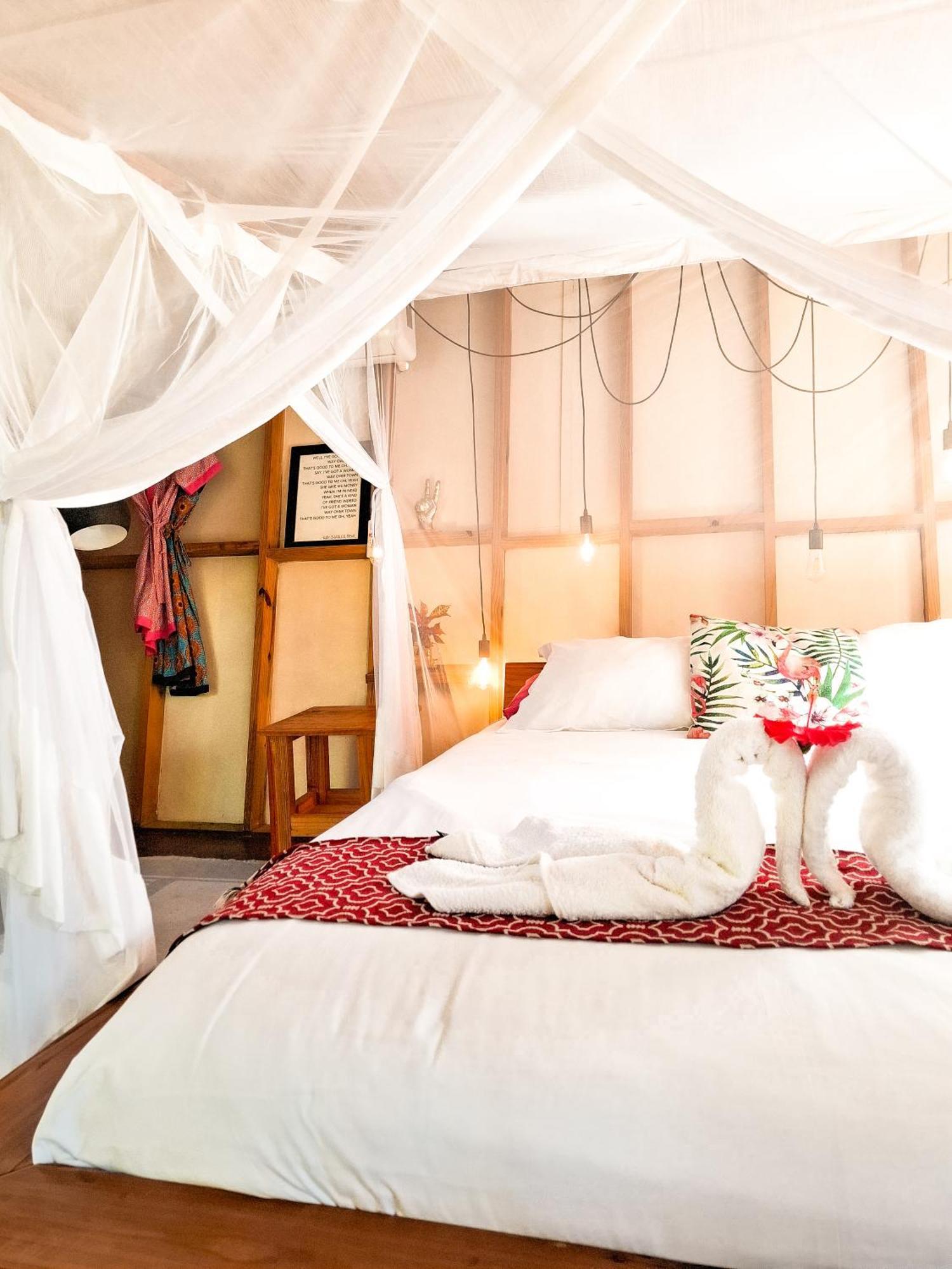 Mozambeat Motel Tofo Экстерьер фото